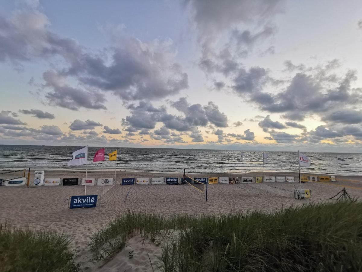 Melnrage Beach Cozy Apartments & Terrace - Pine View Sea Entry クライペダ エクステリア 写真